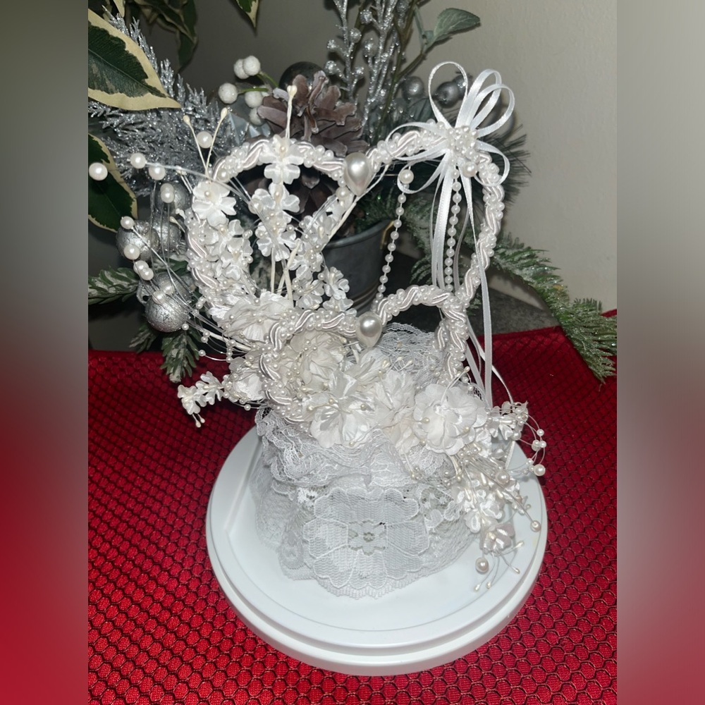 Laura Lees Decortive Heart Wedding Cake Topper - Picture 6 of 15